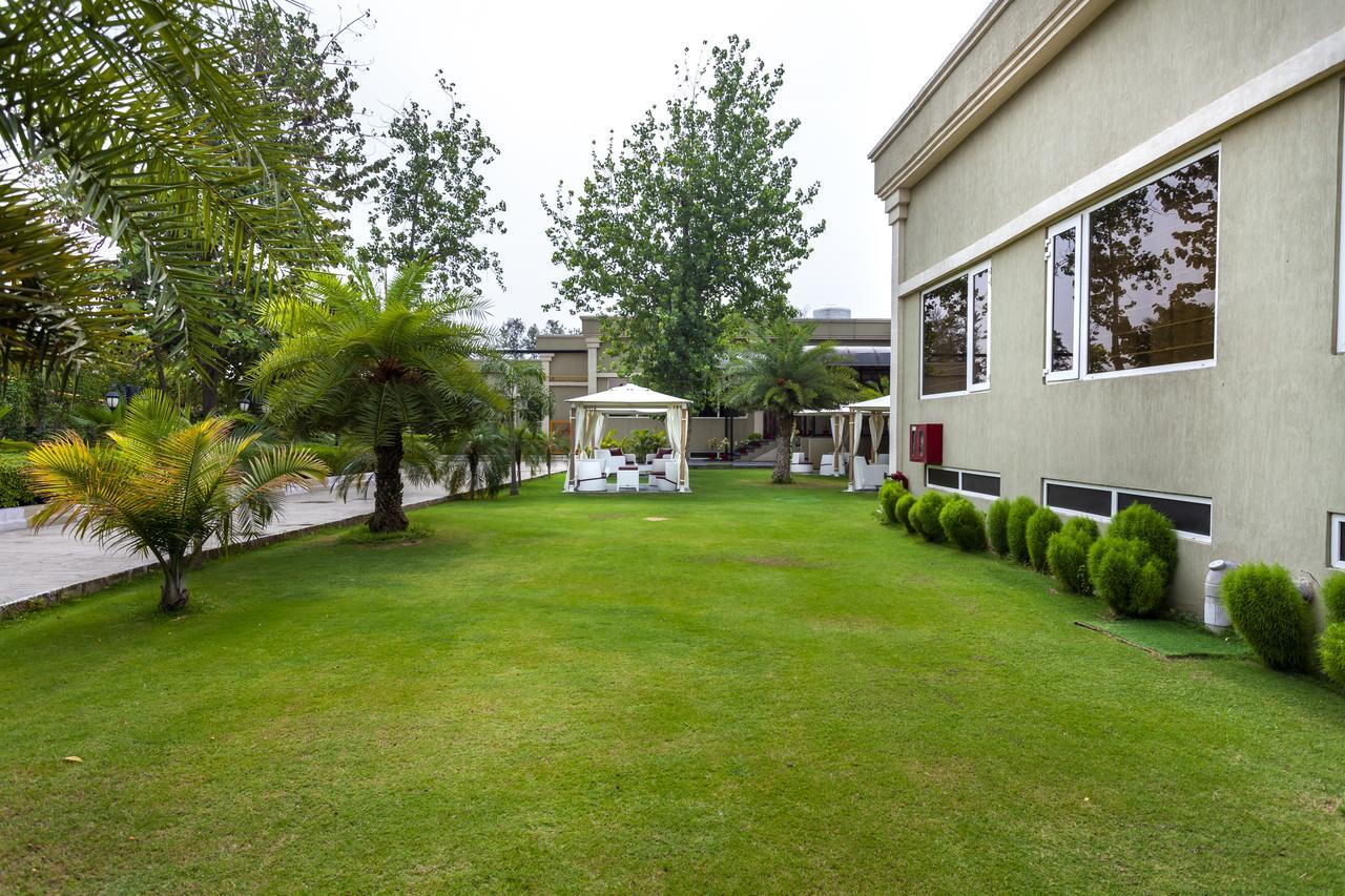 Atrio By Devam Hotel Gurgaon Exterior photo